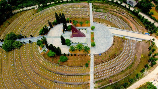 Nghĩa trang liệt sỹ Nầm (huyện Hương Sơn), nơi an táng hài cốt liệt sỹ, quân tình nguyện và chuyên gia Việt Nam hy sinh tại nước bạn Lào