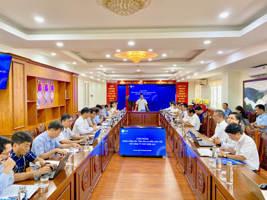 Quang cảnh buổi làm việc. Ảnh: Hà Duy Quang cảnh buổi làm việc. Ảnh: Hà Duy