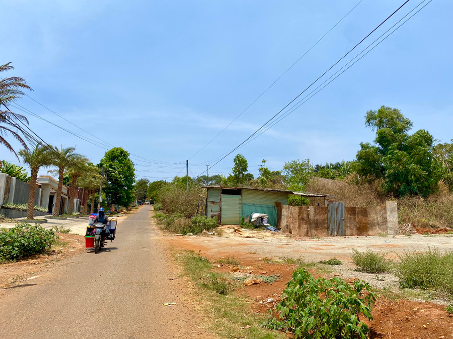 Nhiều hộ dân sống trên đường Châu Văn Liêm đã di dời, trả lại mặt bằng để triển khai dự án khu dân cư đường Nguyễn Văn Linh (TP. Pleiku). Ảnh: Hà Duy