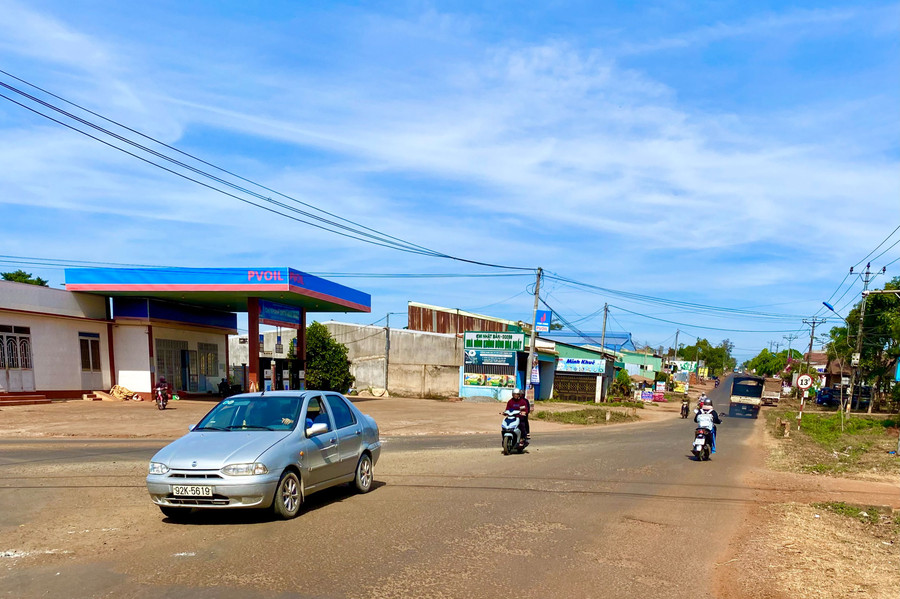 Huyện Đak Đoa triển khai các giải pháp đảm bảo an toàn giao thông trong tháng cao điểm, chuẩn bị cho năm học mới và 4 tháng cuối năm 2024. Ảnh: Hà Duy Huyện Đak Đoa triển khai các giải pháp đảm bảo an toàn giao thông trong tháng cao điểm, chuẩn bị cho năm học mới và 4 tháng cuối năm 2024. Ảnh: Hà Duy