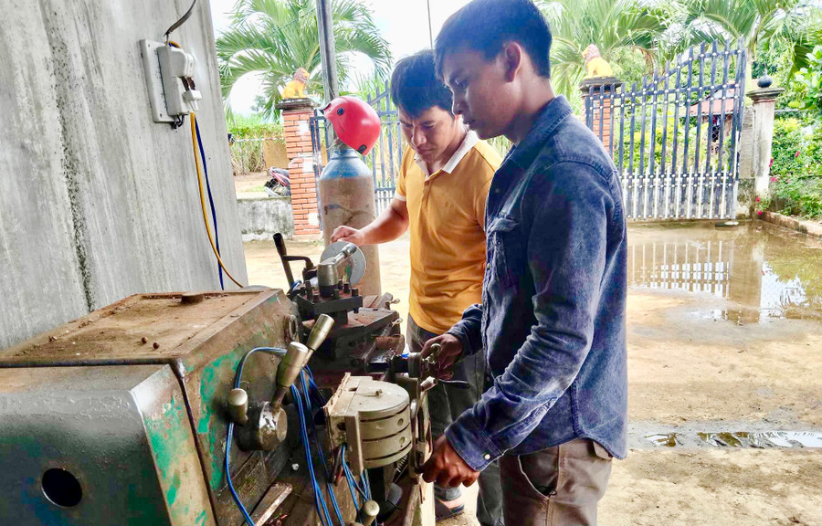 Người lao động đã hoàn thành các khóa học để đi làm việc có thời hạn ở nước ngoài theo hợp đồng được sẽ được hỗ trợ kinh phí ăn, ở, đi lại và các đồ dùng thiết yếu. Ảnh: Hà Duy Người lao động đã hoàn thành các khóa học để đi làm việc có thời hạn ở nước ngoài theo hợp đồng được sẽ được hỗ trợ kinh phí ăn, ở, đi lại và các đồ dùng thiết yếu. Ảnh: Hà Duy