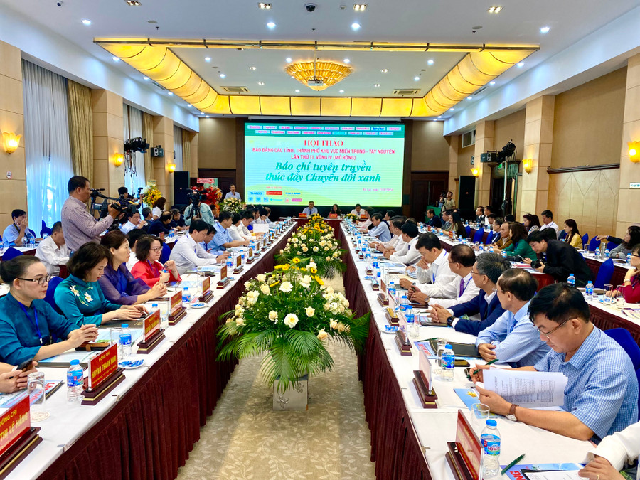 Quang cảnh hội thảo báo Đảng các tỉnh, thành phố khu vực miền Trung-Tây Nguyên lần thứ 11 với chủ đề Báo chí tuyên truyền thúc đẩy Chuyển đổi xanh. Ảnh: Hà Duy