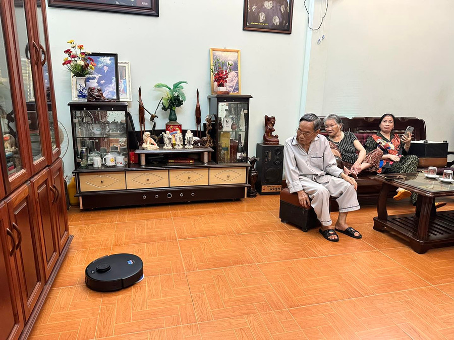 Khách hàng đều rất hài lòng khi trải nghiệm sử dụng sản phẩm của Spa Robot Phạm Gia Khang. Ảnh: NVCC Khách hàng đều rất hài lòng khi trải nghiệm sử dụng sản phẩm của Spa Robot Phạm Gia Khang. Ảnh: NVCC