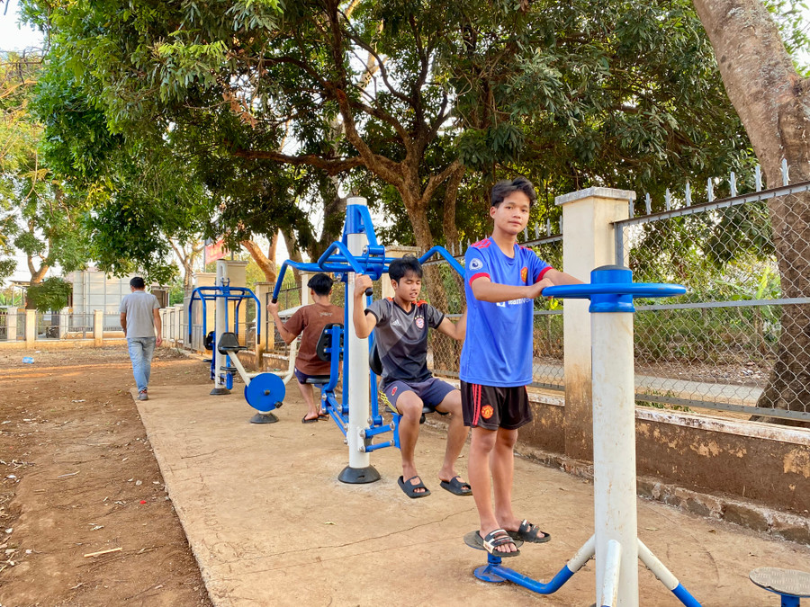 Nhằm đầu tư xây dựng xã đạt chuẩn nông thôn mới, nông thôn mới nâng cao, cuối năm 2023, UBND xã Biển Hồ (TP. Pleiku) đã đầu tư lắp đặt 71 bộ dụng cụ thể dục thể thao ngoài trời tại 7 thôn, làng trên địa bàn xã với tổng kinh phí 1,4 tỷ đồng. Trong đó, nhà nước đầu tư 1,260 tỷ đồng để mua trang thiết bị, còn nhân dân đóng góp 140 triệu đồng (được quy thành ngày công).