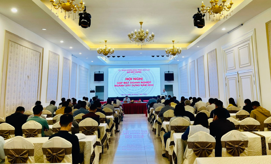 Quang cảnh hội nghị gặp mặt doanh nghiệp ngành xây dựng năm 2024. Ảnh: Nhật Hào