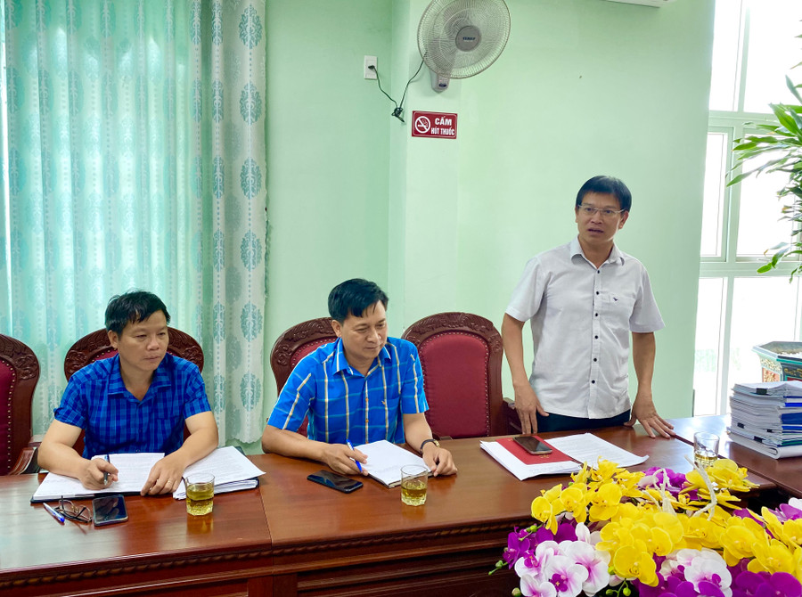 Ông Hồ Văn Thảo-Chủ tịch UBND huyện Krông Pa báo cáo tại buổi giám sát. Ảnh: Hà Duy Ông Hồ Văn Thảo-Chủ tịch UBND huyện Krông Pa báo cáo tại buổi giám sát. Ảnh: Hà Duy