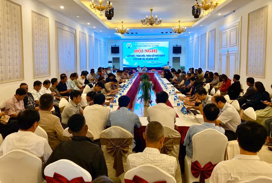 Quang cảnh hội nghị gặp mặt tháo gỡ khó khăn, vướng mắc cho hợp tác xã. Ảnh: Hà Duy