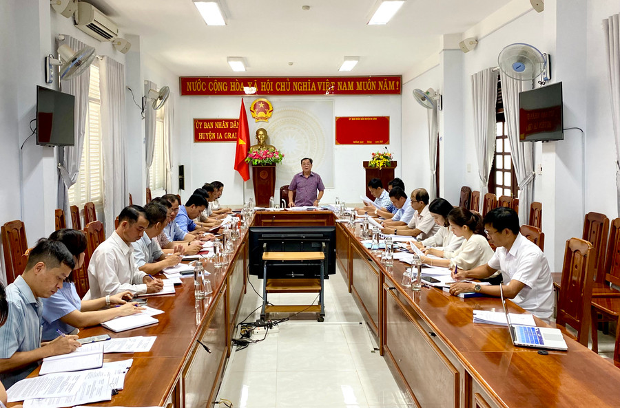 Quang cảnh buổi giám sát của HĐND tỉnh về lập kế hoạch đầu tư công trung hạn giai đoạn 2021-2025 tại huyện Ia Grai. Ảnh: Hà Duy Quang cảnh buổi giám sát của HĐND tỉnh về lập kế hoạch đầu tư công trung hạn giai đoạn 2021-2025 tại huyện Ia Grai. Ảnh: Hà Duy