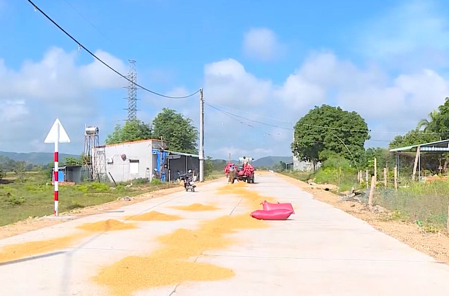 Thị xã Ayun Pa đối ứng thực hiện Chương trình Mục tiêu quốc gia xây dựng nông thôn mới năm 2024 với số tiền 753 triệu đồng. Ảnh: Hà Duy Thị xã Ayun Pa đối ứng thực hiện Chương trình Mục tiêu quốc gia xây dựng nông thôn mới năm 2024 với số tiền 753 triệu đồng. Ảnh: Hà Duy