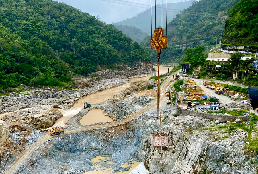 Dự án Nhà máy thủy điện Ia Ly mở rộng đang đẩy nhanh tiến độ thực hiện. Ảnh: Hà Duy