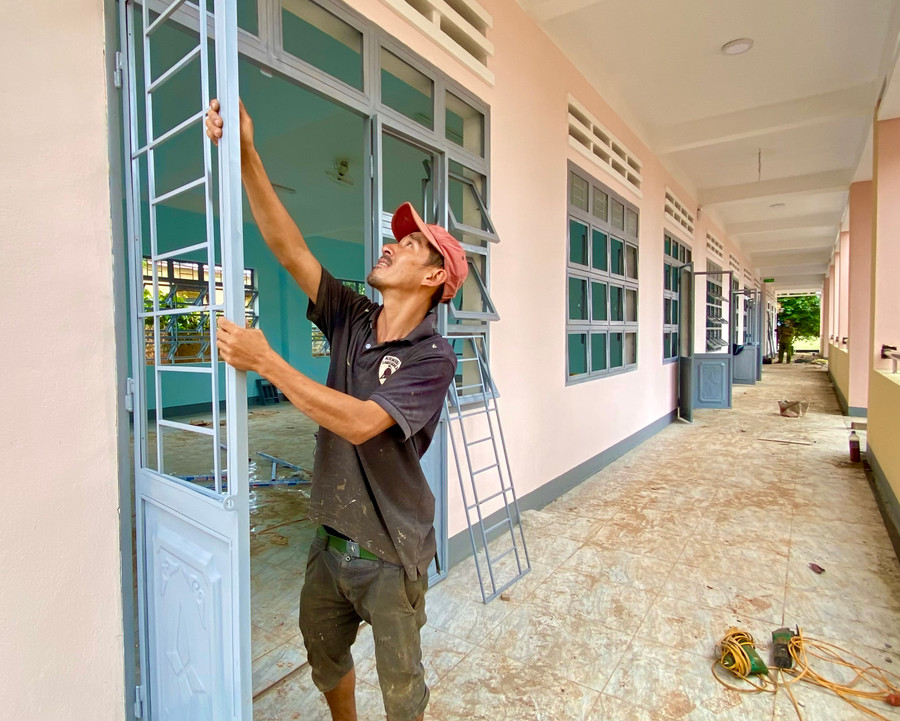 Thi công xây dựng Trường Trường Tiểu học Ngô Mây (xã Ia Kla, huyện Đức Cơ). Ảnh: Hà Duy Thi công xây dựng Trường Trường Tiểu học Ngô Mây (xã Ia Kla, huyện Đức Cơ). Ảnh: Hà Duy