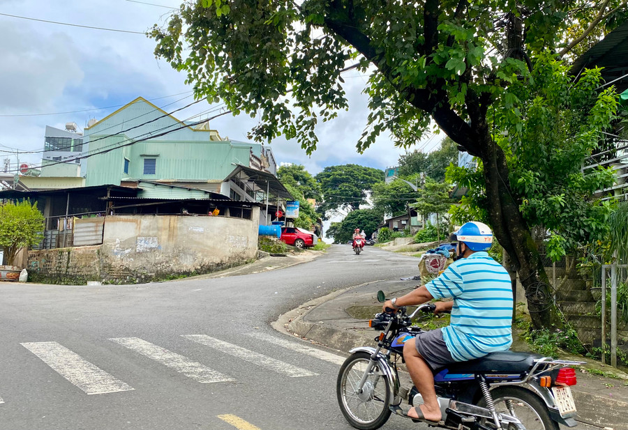 Dốc Hoàng Văn Thụ-Trần Quý Cáp được coi là con dốc phức tạp, khó đi nhất Pleiku.
