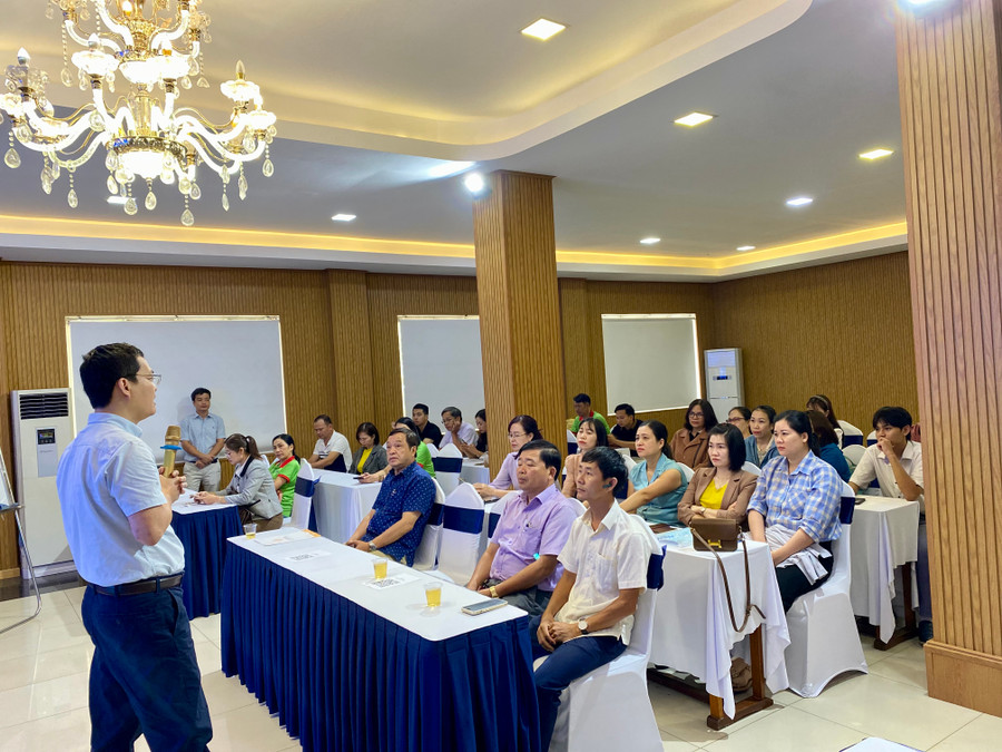 Gần 60 doanh nghiệp, hợp tác xã được hướng dẫn, phổ biến kiến thức về áp dụng tiêu chuẩn, quy chuẩn và công cụ cải tiến năng suất. Ảnh: Hà Duy Gần 60 doanh nghiệp, hợp tác xã được hướng dẫn, phổ biến kiến thức về áp dụng tiêu chuẩn, quy chuẩn và công cụ cải tiến năng suất. Ảnh: Hà Duy