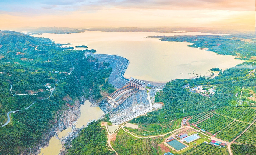 Thủy điện Ia Ly nhìn từ trên cao. Ảnh: Phạm Quý