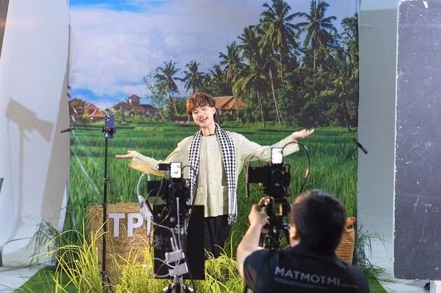 Nguyễn Thượng Nhân mong gắn kết ngành nghề của mình với giá trị cộng đồng và người nông dân