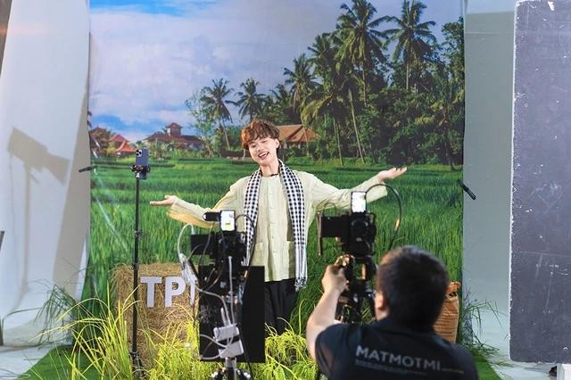 Nguyễn Thượng Nhân mong gắn kết ngành nghề của mình với giá trị cộng đồng và người nông dân