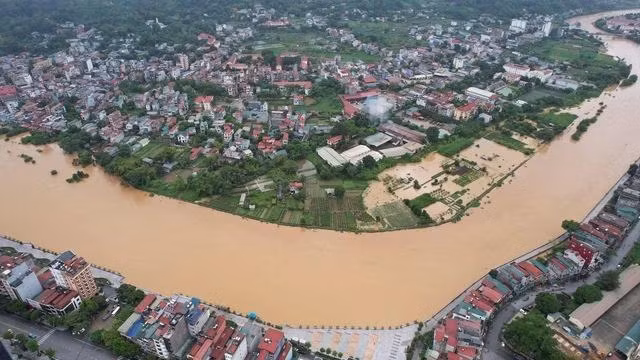 Ban Chỉ huy phòng thủ dân sự, phòng chống thiên tai và tìm kiếm cứu nạn TP.Cao Bằng yêu cầu các xã, phường tiếp tục theo dõi chặt chẽ diễn biến tình hình của thời tiết
