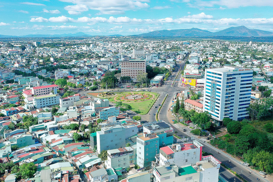 Pleiku ngày càng phát triển xứng tầm đô thị loại I trực thuộc tỉnh. Ảnh: Q.T Pleiku ngày càng phát triển xứng tầm đô thị loại I trực thuộc tỉnh. Ảnh: Q.T