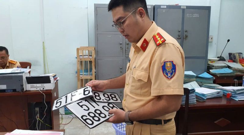 Bộ Công an đề xuất phạt tới 70 triệu đồng hàng loạt hành vi vi phạm về biển số xe. Ảnh nguồn thuonghieucongluan.com.vn Bộ Công an đề xuất phạt tới 70 triệu đồng hàng loạt hành vi vi phạm về biển số xe. Ảnh nguồn thuonghieucongluan.com.vn