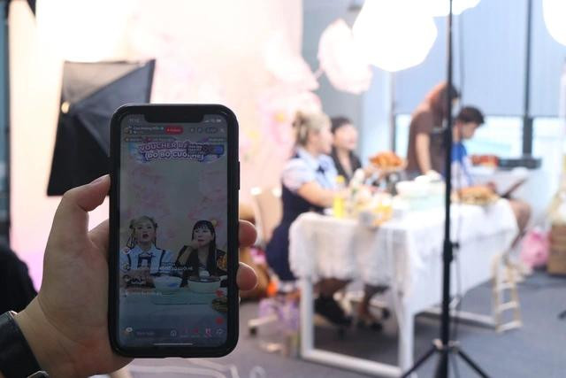 Mẫn cho rằng người làm nghề bền vững cần tạo ra những nội dung trung thực với khách hàng