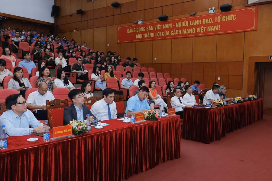 Quang cảnh các đại biểu tham dự buổi Lễ phát động. (Ảnh: Minh Quyết/Vietnam+)