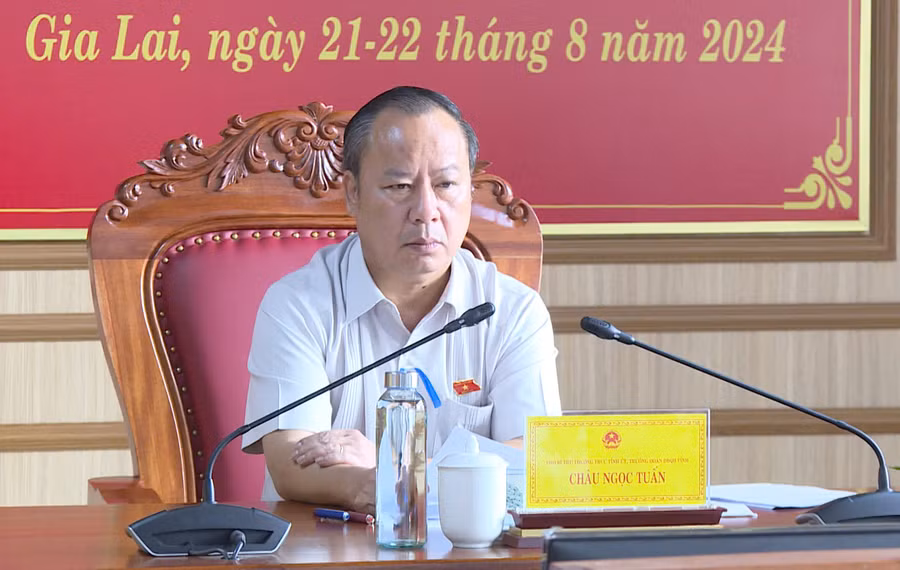 Phó Bí thư Tỉnh ủy, Trưởng đoàn ĐBQH tỉnh Châu Ngọc Tuấn chủ trì phiên chất vấn tại điểm cầu Gia Lai. Ảnh: T.D