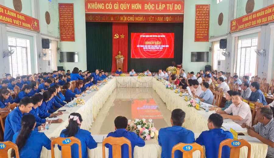 Quang cảnh buổi đối thoại. Ảnh: K.L