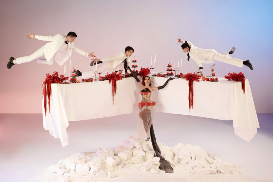 Bức ảnh của đội Hoàng Thùy khiến các giám khảo tranh cãi gay gắt Bức ảnh của đội Hoàng Thùy khiến các giám khảo tranh cãi gay gắt