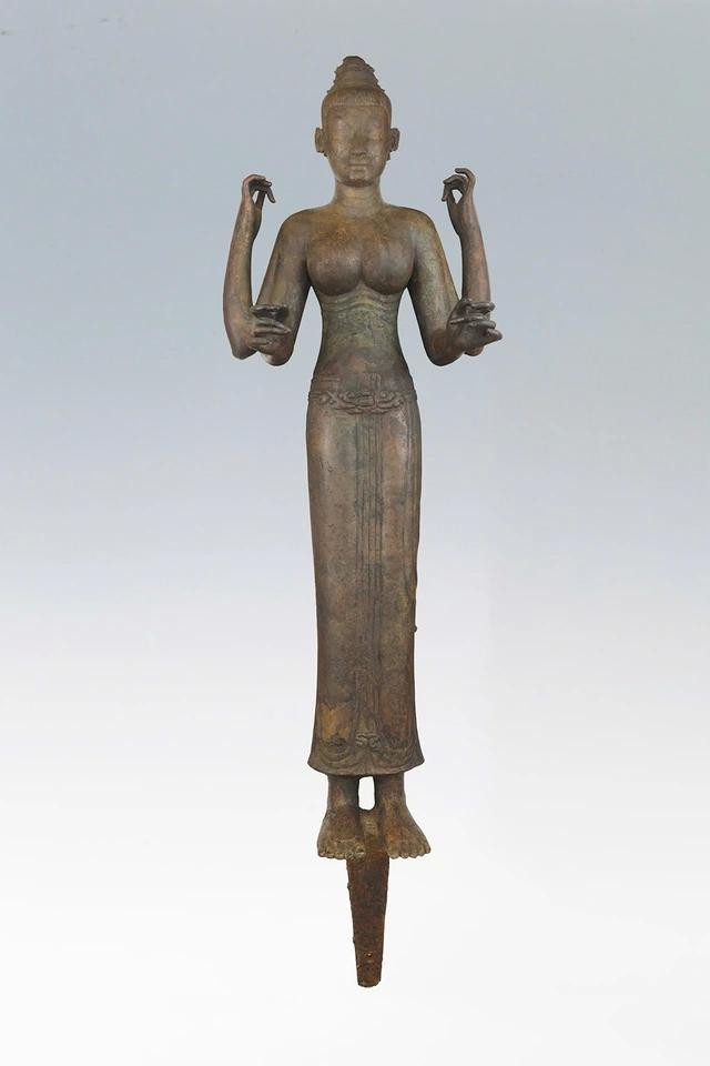 Bức tượng đồng Nữ thần Durga được mang từ Anh về VN Bức tượng đồng Nữ thần Durga được mang từ Anh về VN