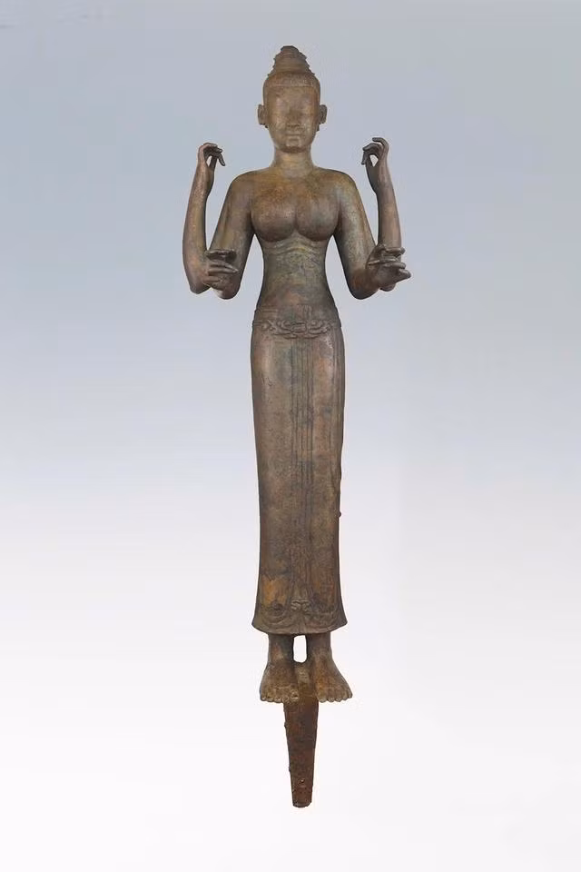 Bức tượng đồng Nữ thần Durga được mang từ Anh về VN