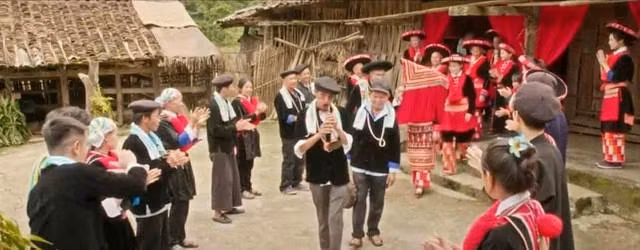 Phim Đi giữa trời rực rỡ