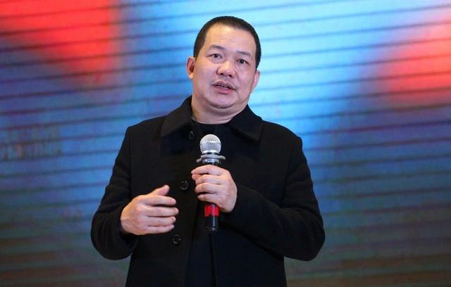 Đạo diễn Lương Đình Dũng cho rằng trong sự việc, không có ai đúng, ai sai vì &quot;làm phim nó là như thế&quot;.