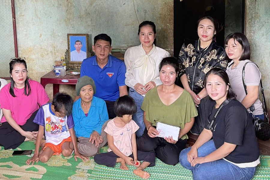 Đoàn xã Ia Krêl (huyện Đức Cơ) nhận giúp đỡ thường xuyên 2 trẻ em khuyết tật trên địa bàn. Ảnh: P.D Đoàn xã Ia Krêl (huyện Đức Cơ) nhận giúp đỡ thường xuyên 2 trẻ em khuyết tật trên địa bàn. Ảnh: P.D
