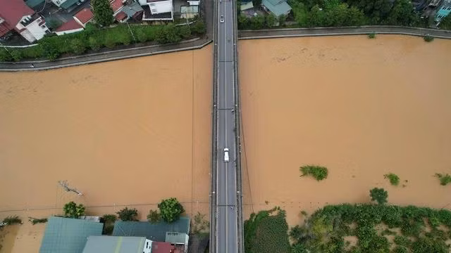 Hiện tại, nước lũ ở sông Bằng vẫn tiếp tục lên cao