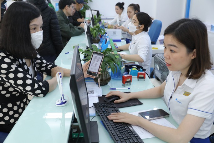 Đến sáng 31-3, đã có có 1,99 triệu thuê bao chuẩn hóa thông tin cá nhân. Ảnh: Hồng Hưng