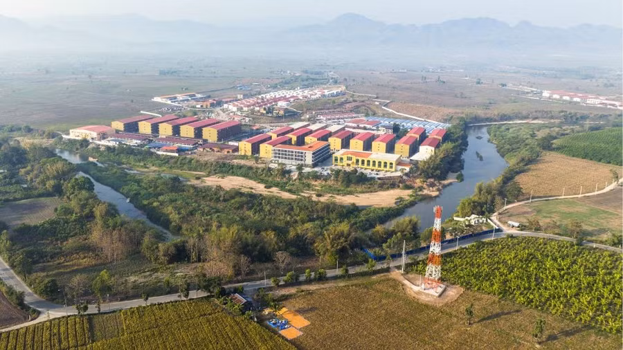 to-hop-song-bac-kk-park-o-myawaddy-giap-bien-gioi-thai-lan-anh-nikkei.jpg