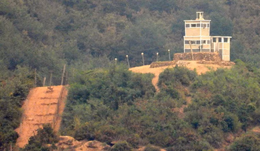 bot-canh-moi-xay-dung-cua-trieu-tien-anh-reuters.jpg