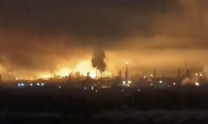 co-so-loc-dau-nga-o-kstovo-vung-nizhny-novgorod-bi-drone-ukraine-tap-kich-ngay-28-1-anh-pravda.jpg