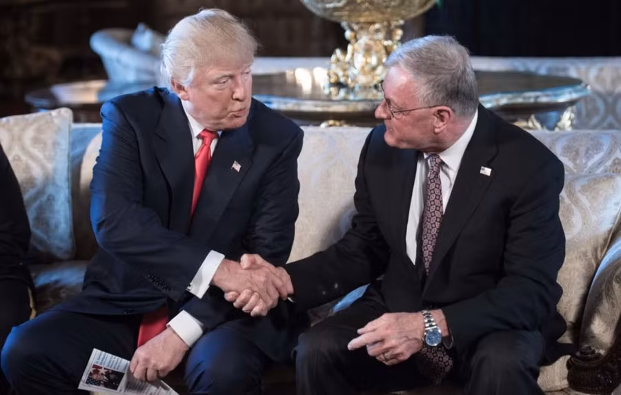 ong-trump-va-ong-kellogg-phai-anh-getty-images.jpg