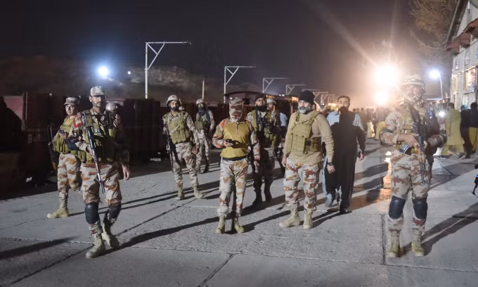 binh-sy-pakistan-trien-khai-quan-gan-khu-vuc-phien-quan-chiem-doan-tau-hom-11-3-anh-afp.png