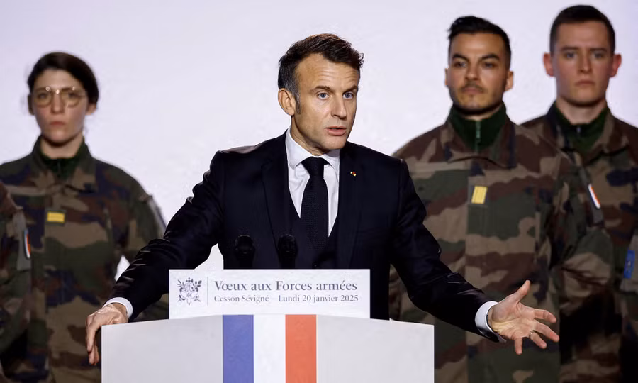 tong-thong-macron-trong-mot-lan-phat-bieu-tai-bo-tu-lenh-khong-gian-mang-va-ho-tro-so-cua-phap-anh-afp.png