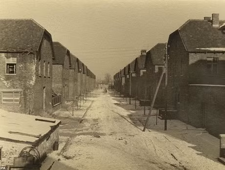 hinh-anh-trai-tap-trung-auschwitz-anh-cand-com-vn.jpg