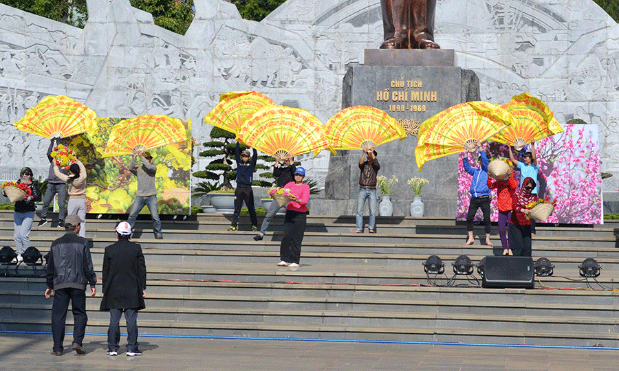 Tập luyện chuẩn bị cho lễ hội giao thừa chào đón năm mới Ất Mùi 2015. Tập luyện chuẩn bị cho lễ hội giao thừa chào đón năm mới Ất Mùi 2015.