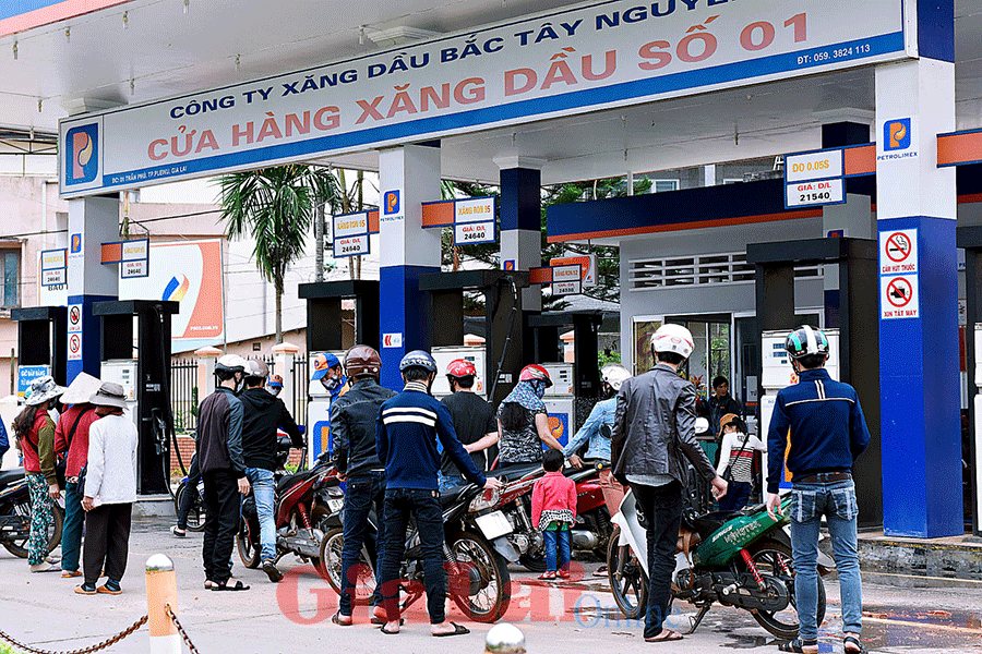 Petrolimex giảm giá xăng sinh học E5 từ 15 giờ ngày 5-2 Petrolimex giảm giá xăng sinh học E5 từ 15 giờ ngày 5-2