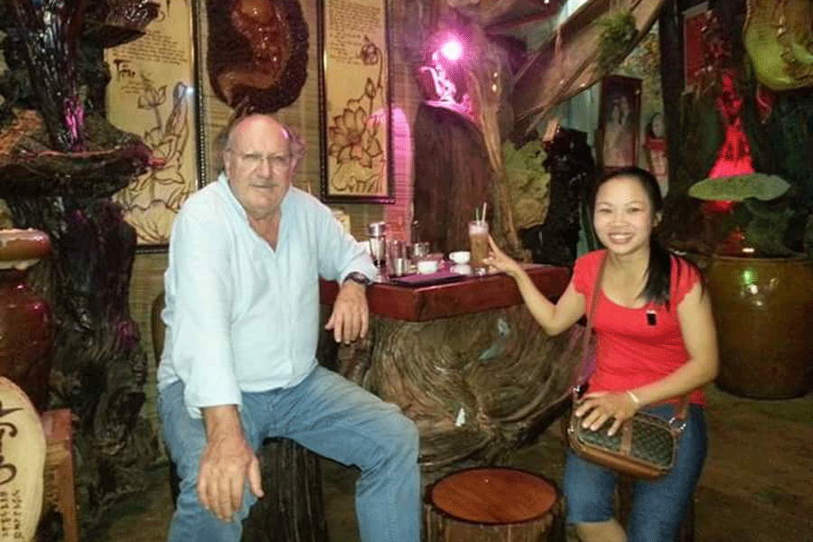 Kiến trúc sư Francois Bourgineau (Pháp) mỗi lần đến Việt Nam là lại lên Gia Lai. Ảnh: H.A Kiến trúc sư Francois Bourgineau (Pháp) mỗi lần đến Việt Nam là lại lên Gia Lai. Ảnh: H.A