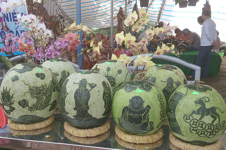 Dưa hấu điêu khắc.