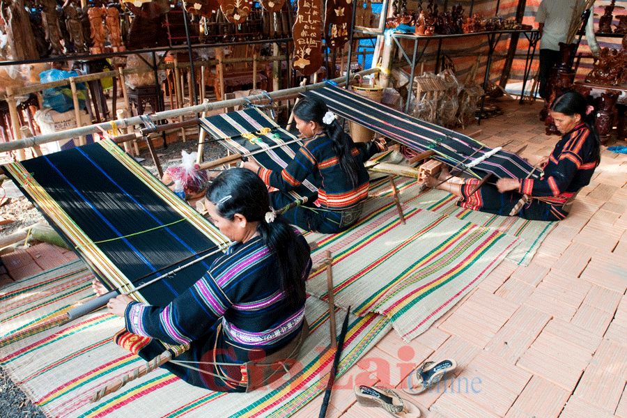  Tập trung đào tạo cho lao động nông thôn.