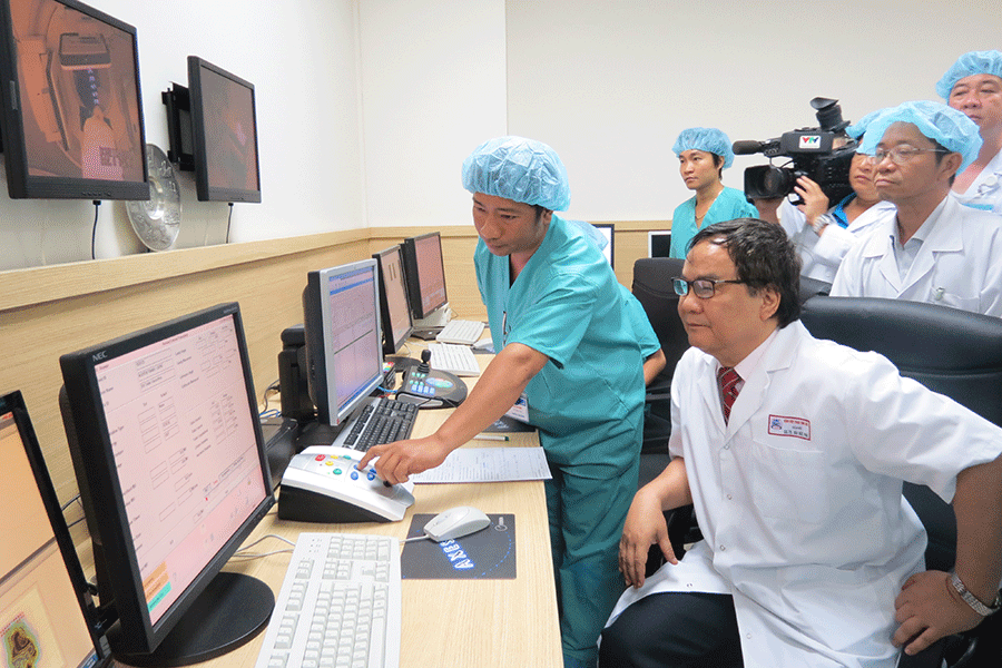 Phòng cho kết quả toàn bộ hệ thống chẩn đoán hình ảnh từ máy xạ trị gia tốc Axesse Elekta. Ảnh: Bùi Oanh Phòng cho kết quả toàn bộ hệ thống chẩn đoán hình ảnh từ máy xạ trị gia tốc Axesse Elekta. Ảnh: Bùi Oanh