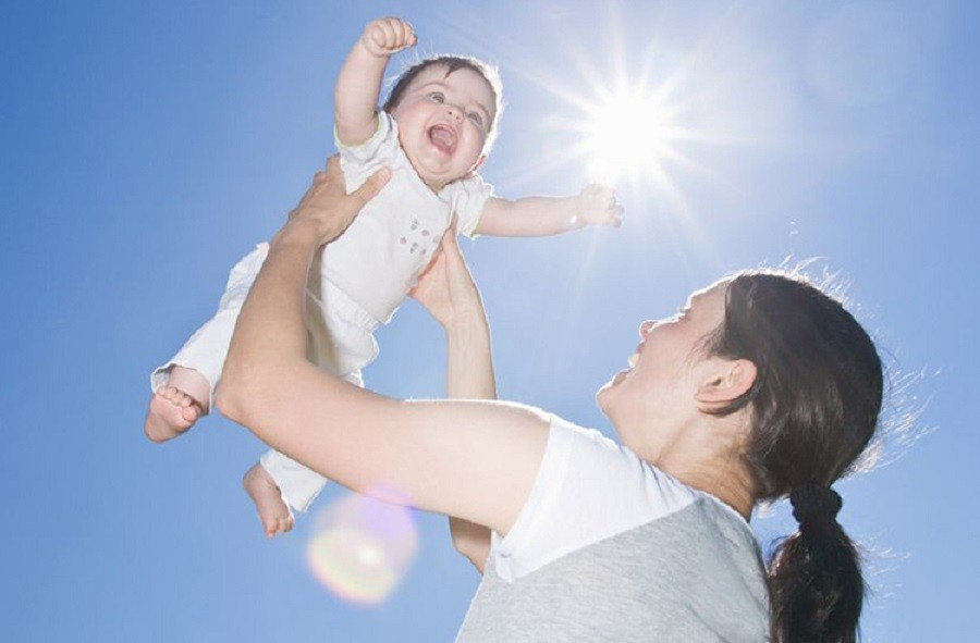 Ánh nắng mặt trời là nguồn cung cấp vitamin D vô tận cho cơ thể con người (ảnh minh họa) Ánh nắng mặt trời là nguồn cung cấp vitamin D vô tận cho cơ thể con người (ảnh minh họa)