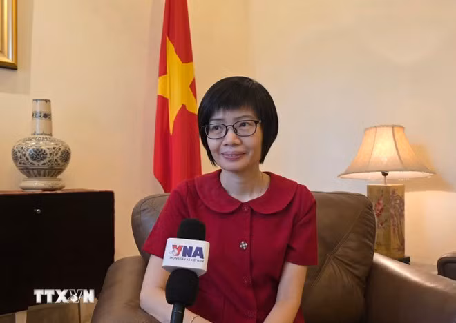 Đại sứ Tôn Thị Ngọc Hương, Trưởng Phái đoàn Đại diện Thường trực Việt Nam tại ASEAN, trả lời phỏng vấn phóng viên TTXVN. Ảnh: Minh Thái/TTXVN